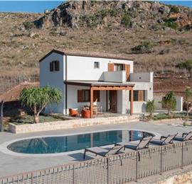 3 bedroom villa with pool near Castellamarre del Golfo, sleeps 5
